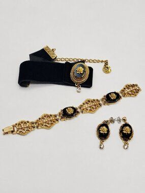Vintage Celebrity Black Velvet Cameo Choker Bracelet Set Rose Earrings **READ**